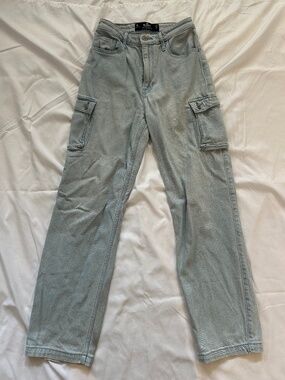 Hollister cargo jean